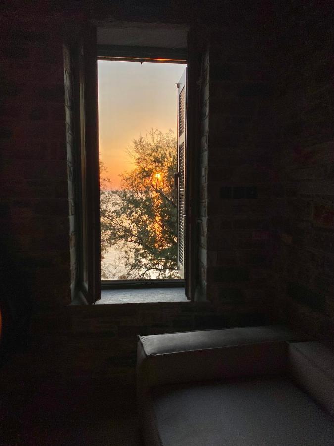 Ej Boutique Suites Milína Eksteriør billede