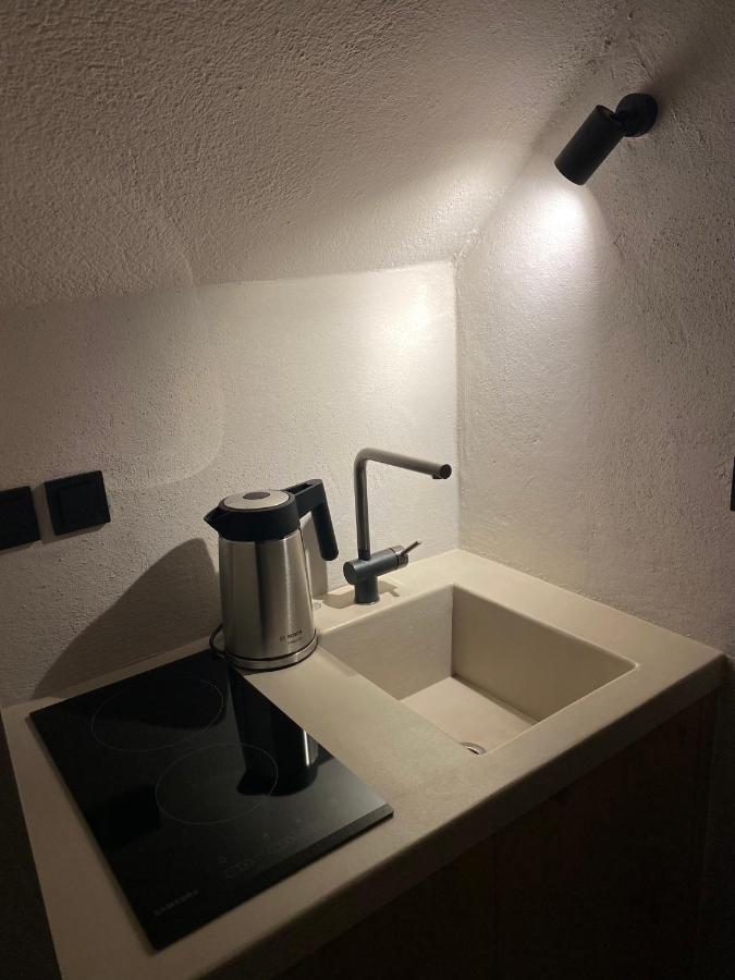 Ej Boutique Suites Milína Eksteriør billede