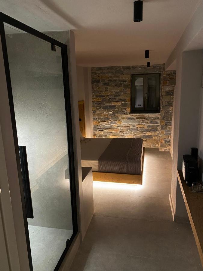Ej Boutique Suites Milína Eksteriør billede