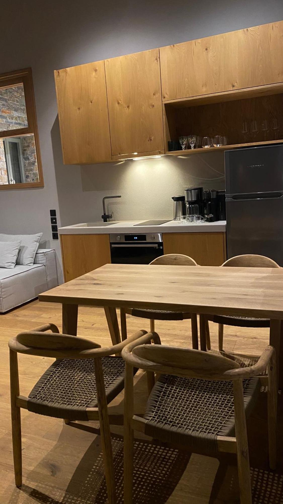 Ej Boutique Suites Milína Eksteriør billede