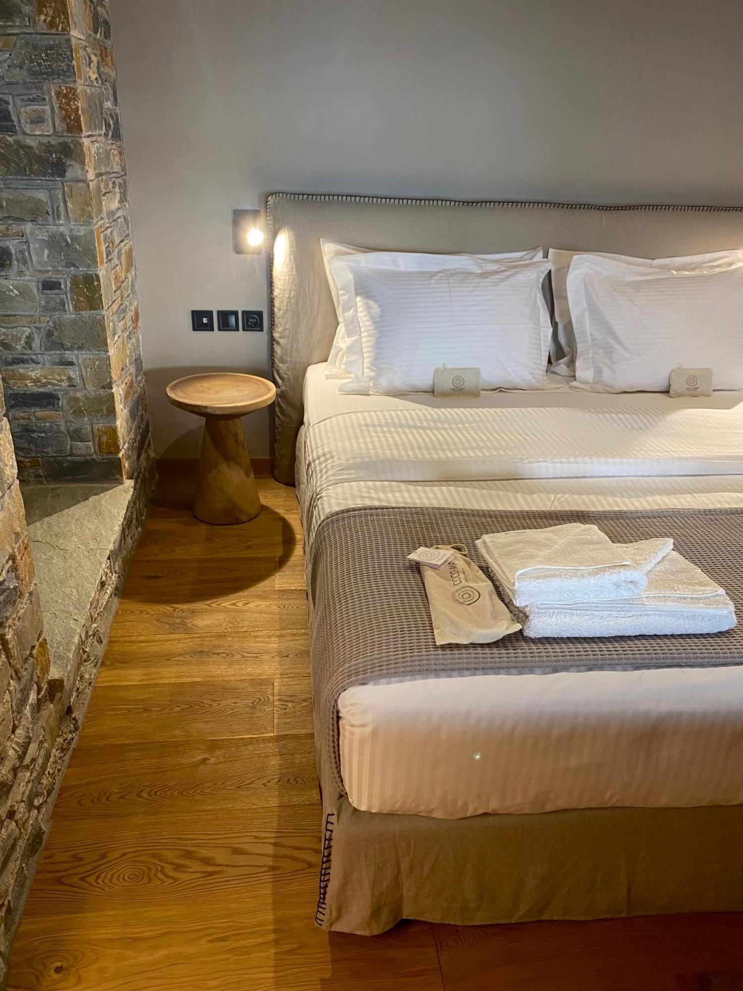 Ej Boutique Suites Milína Eksteriør billede